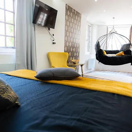 De La Noblesse - Designed By C.m Apartment *