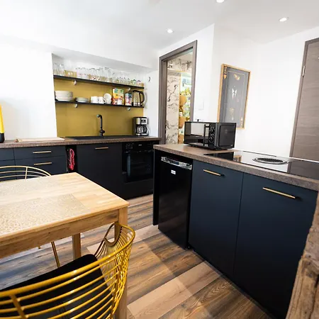 De La Noblesse - Designed By C.m *